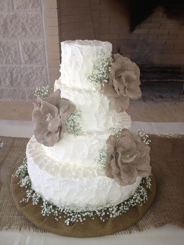 Rustic Burlap Wedding Cake