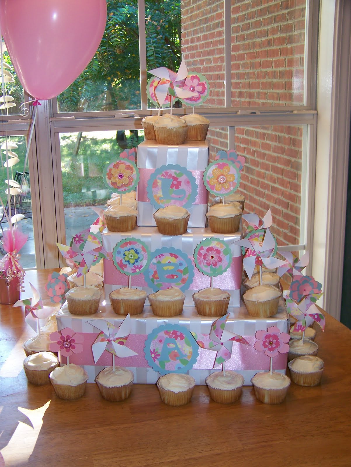 Ways to Display Cupcakes for Party