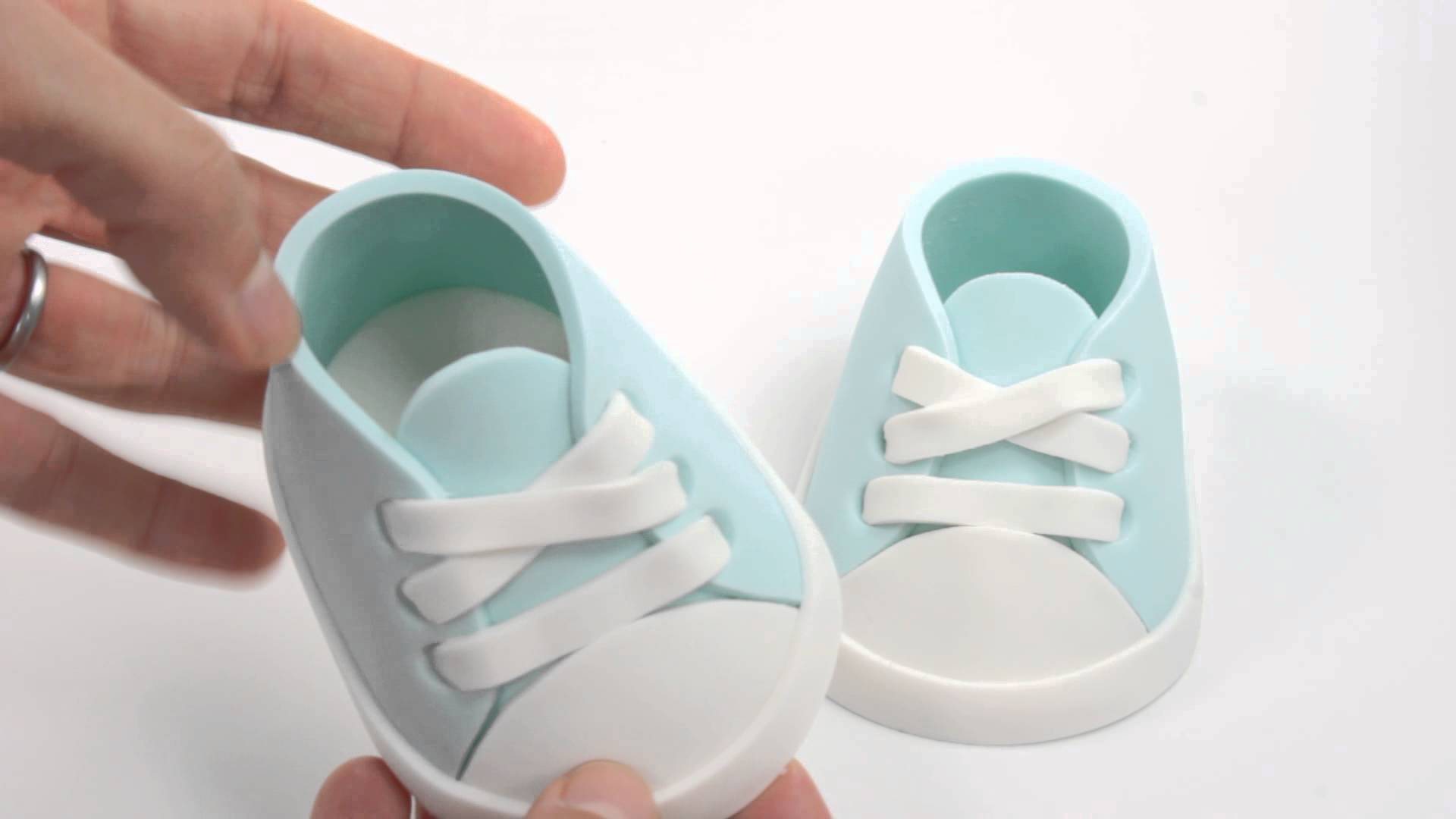 11 Cakes Baby Boy Shower Gumpaste Shoes Photo - Baby Converse Cake ...