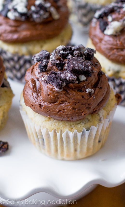 Chocolate Cookies and Cream Cupcakes