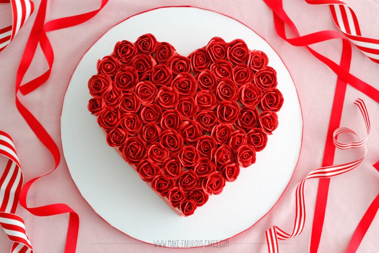 11 Photos of Heart Shaped Rose Decorated Cakes