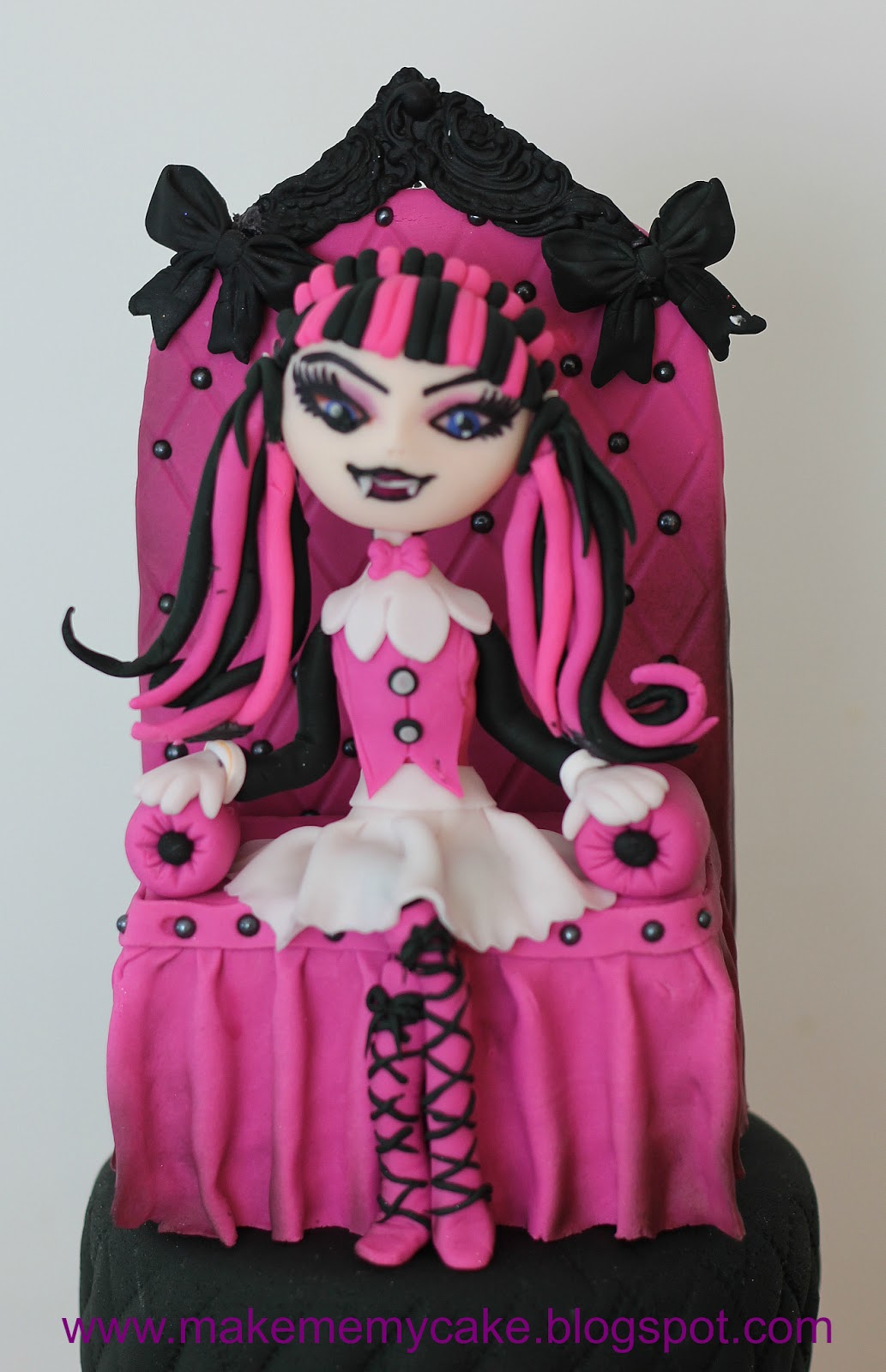 Make Monster High Cake