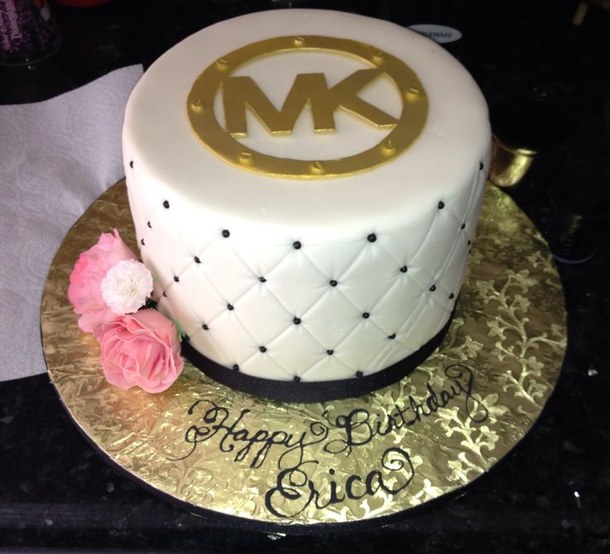 10 Photos of White Beautiful Birthday Cakes