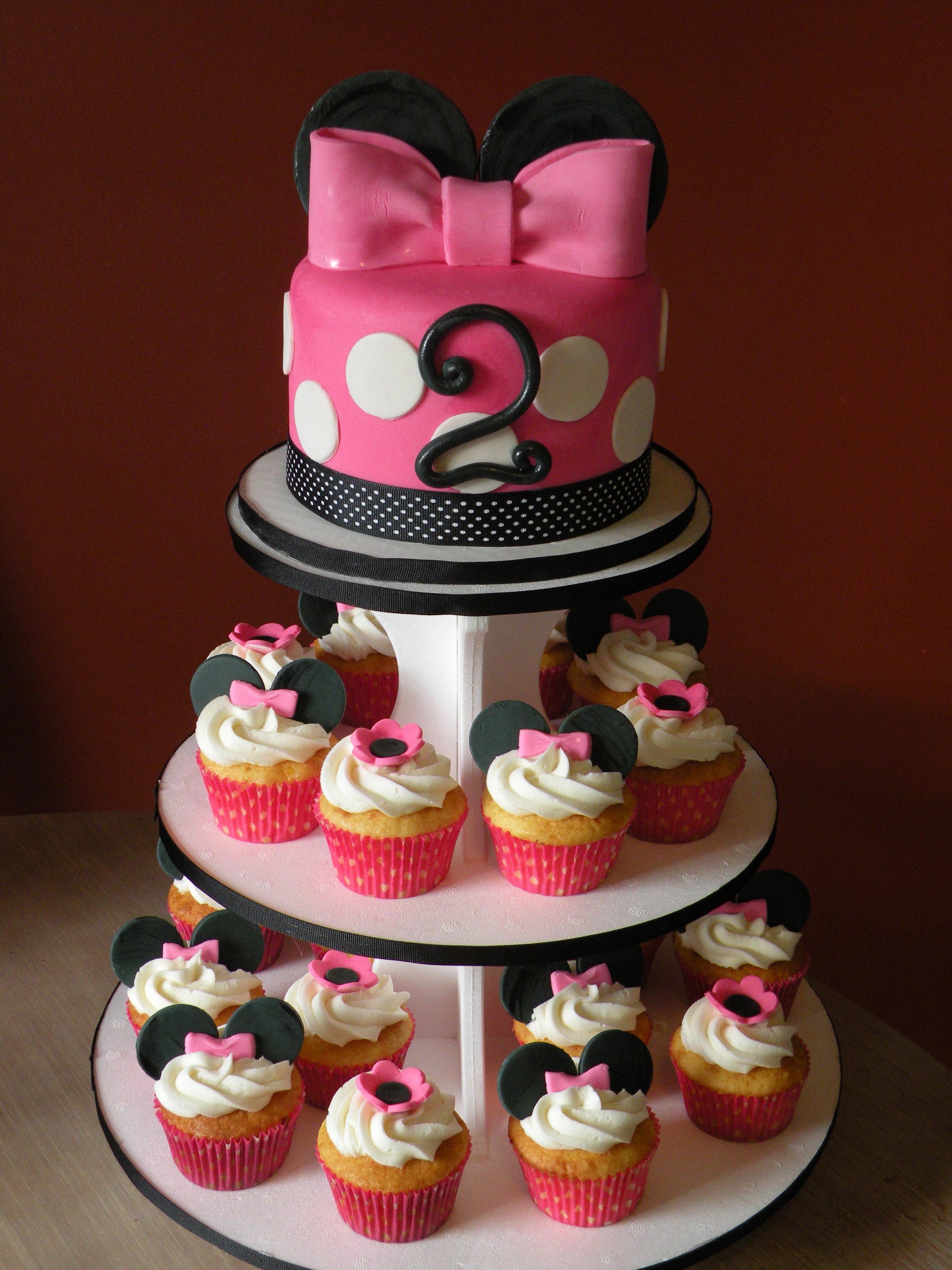 Minnie Mouse Birthday Cake and Cupcakes