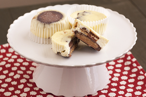 Peanut Butter Cup Cheesecake Cupcakes