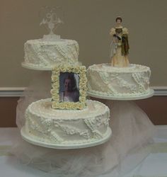 Separate Tier Wedding Cakes