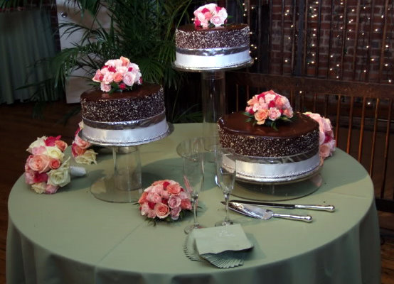 Separate Tier Wedding Cakes