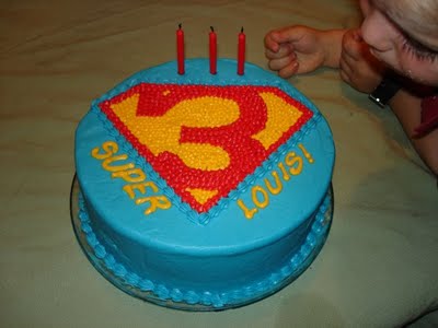 Superman Birthday Cupcake Cake