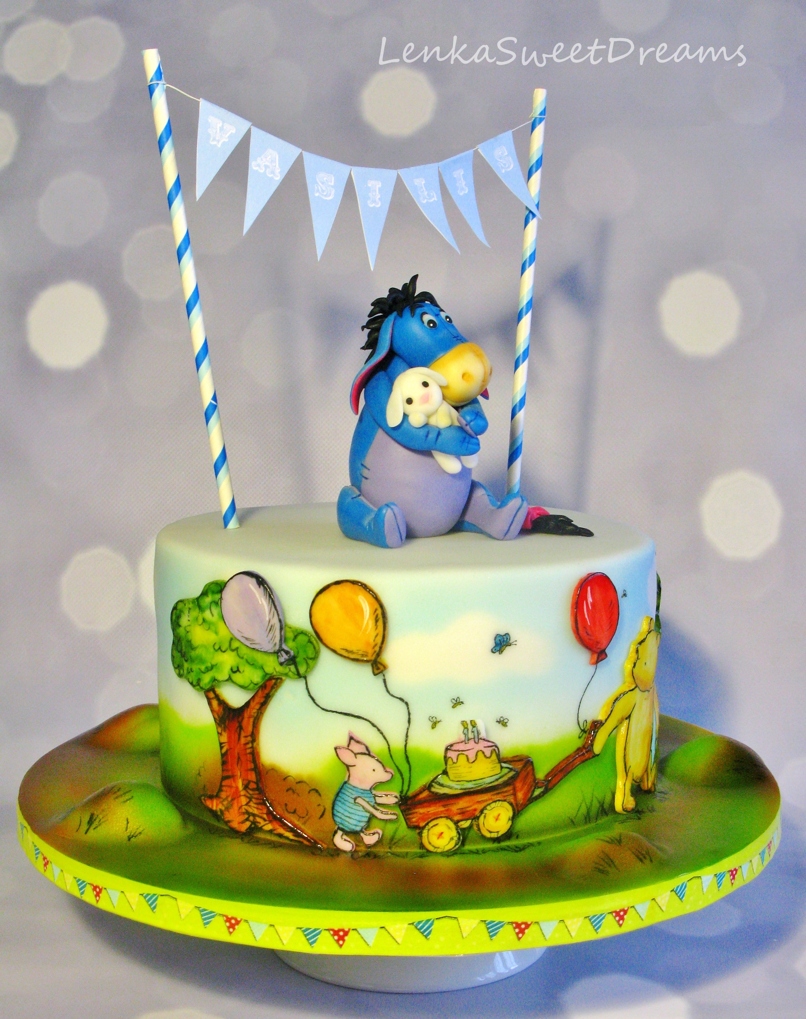 Winnie the Pooh Birthday Cake