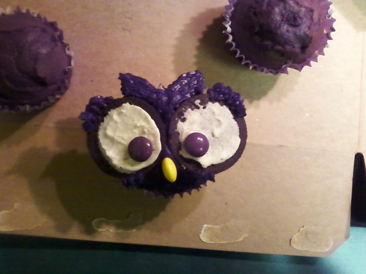 Owl Cupcakes with Oreo Eyes