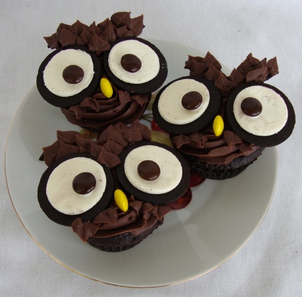 Owl Cupcakes with Oreos