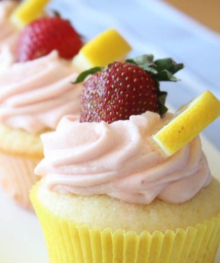 Strawberry Lemonade Cupcakes