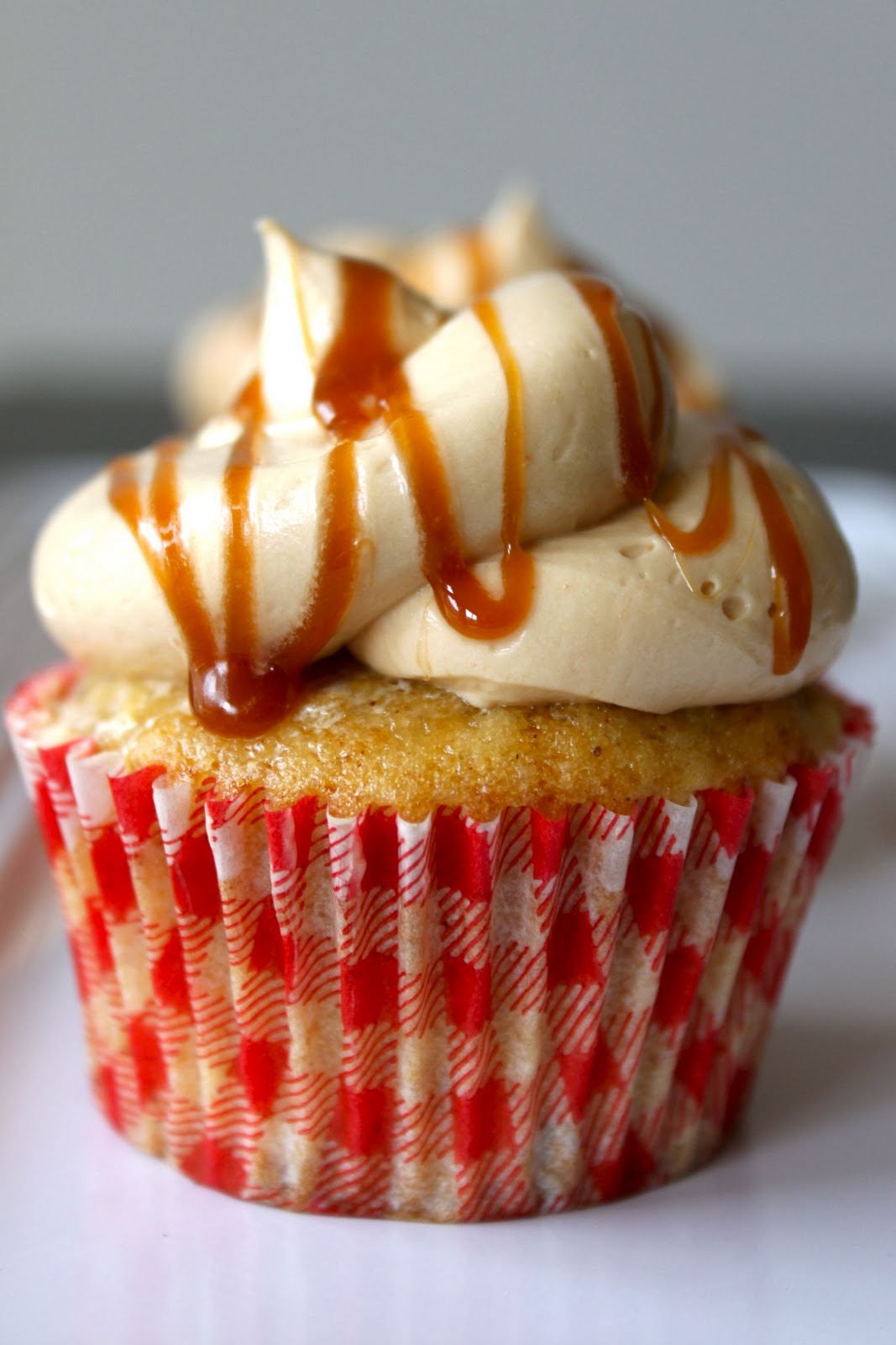 Caramel Apple Cupcakes With