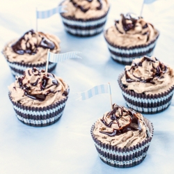 Cookies and Cream Cheesecake Cupcakes