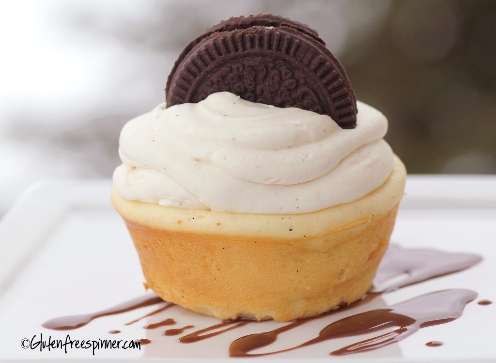 Cupcakes with Cookie Crust Cheesecake