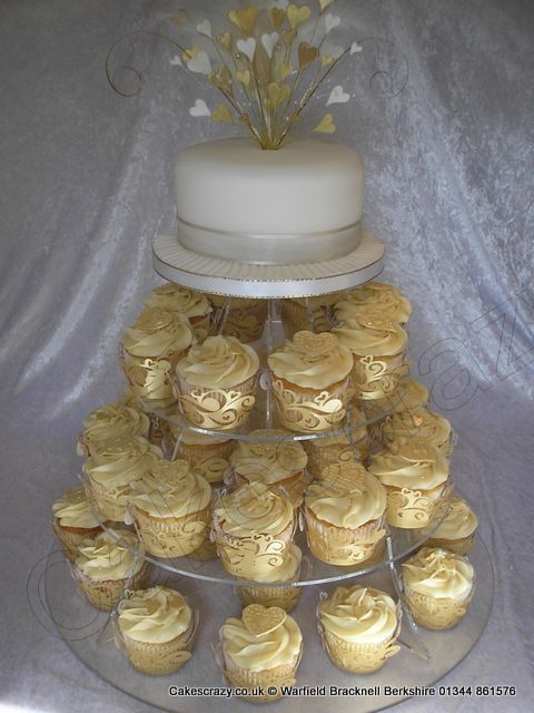 10 Photos of Gold Buttercream Cupcakes