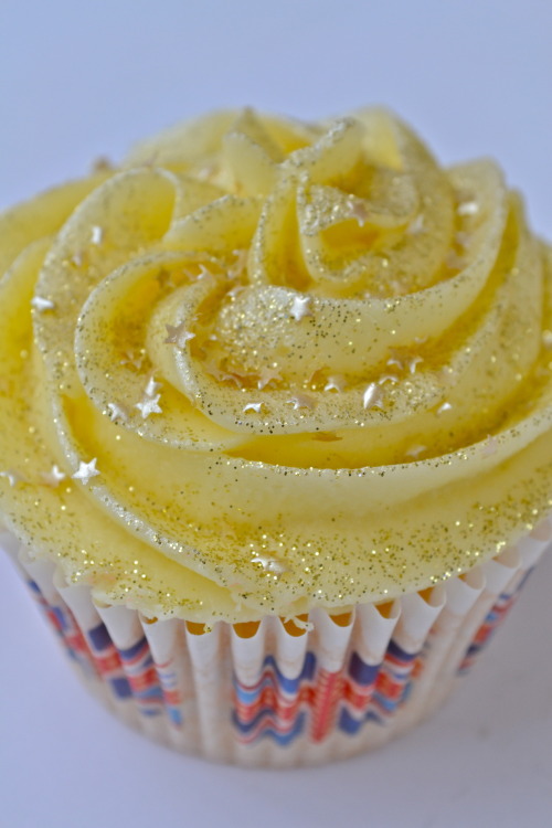 Gold Buttercream Icing Cupcake