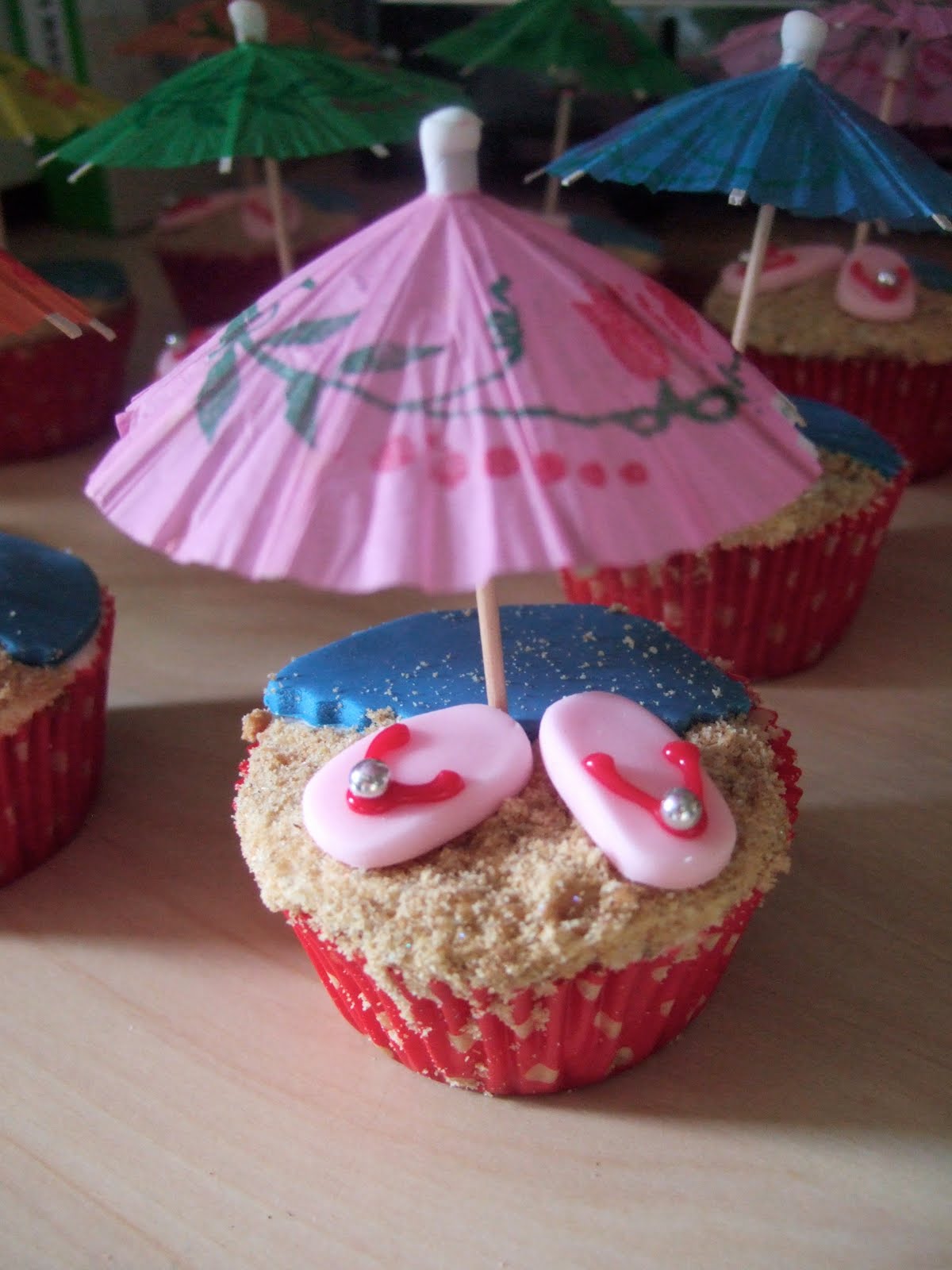 Hawaiian Luau Party Cupcakes