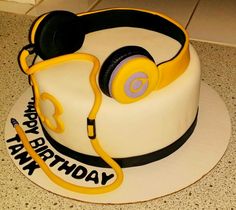 Headphones Cake