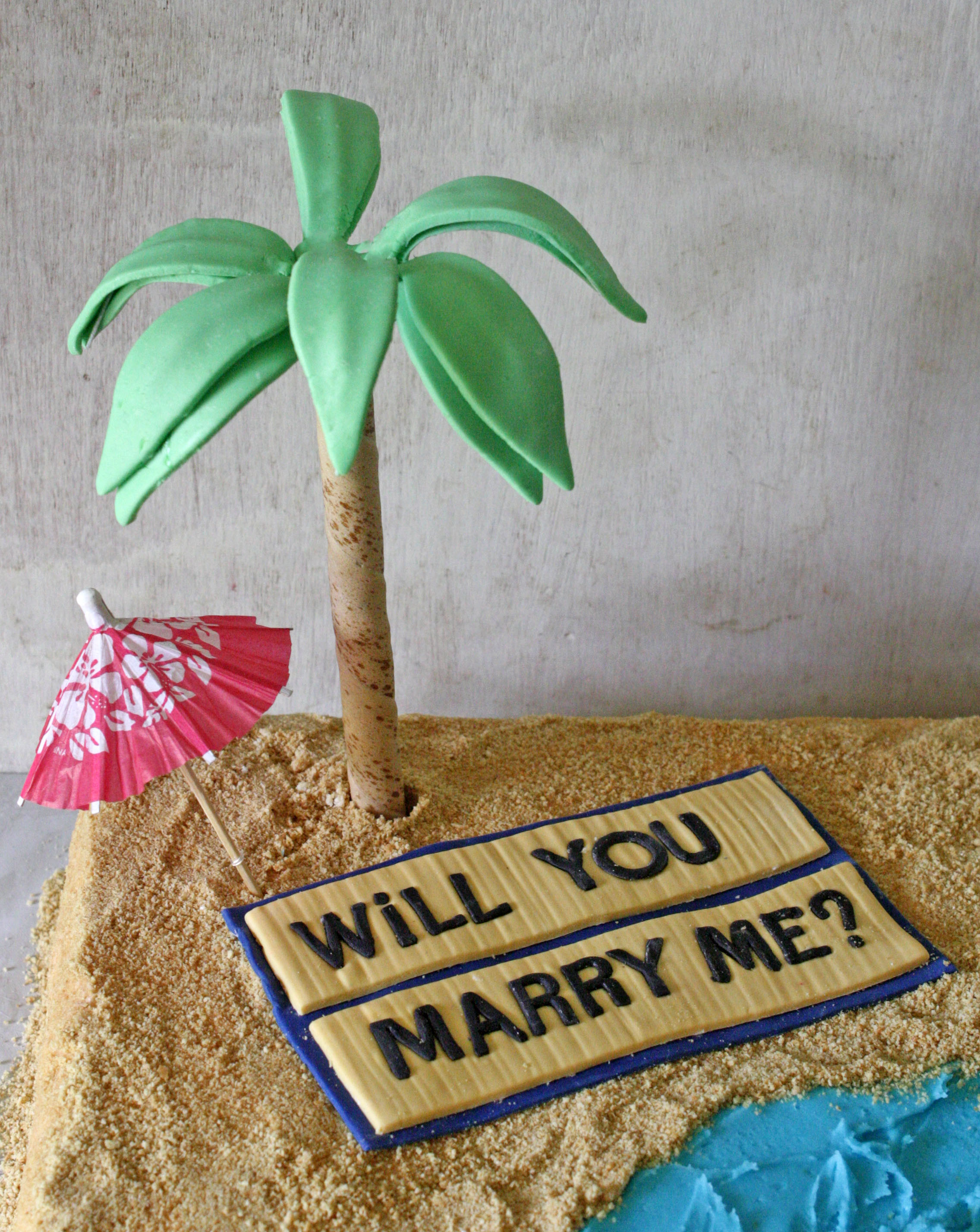 How to Make Edible Palm Trees for Cakes