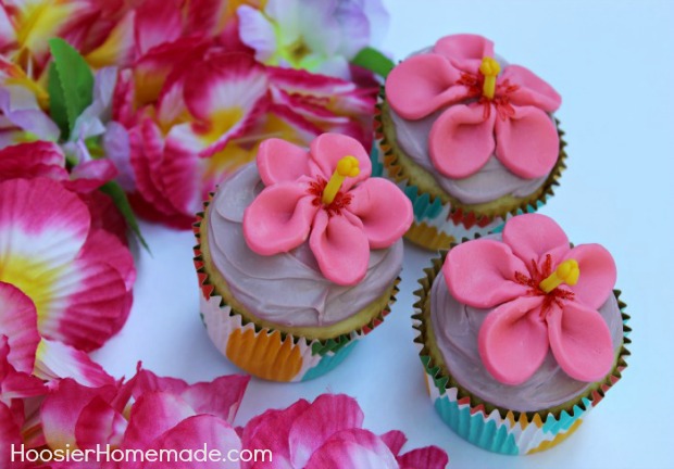 Luau-Themed Cupcakes