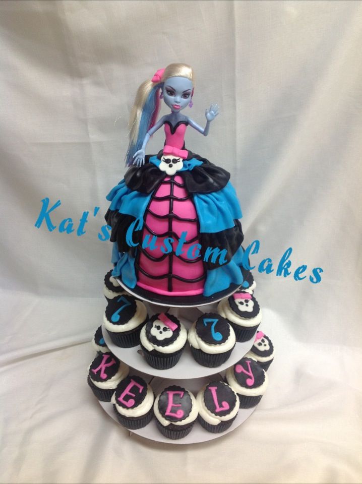 Monster High Cake and Cupcakes