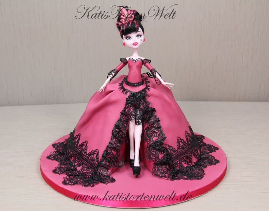 13 Photos of All Monster High Doll Cakes