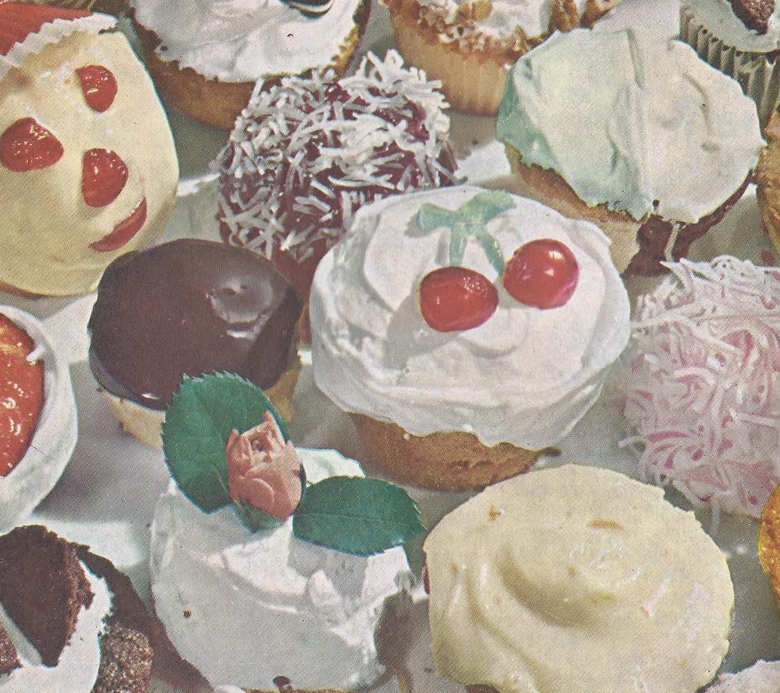 6 Photos of Vintage Frosted Cakes