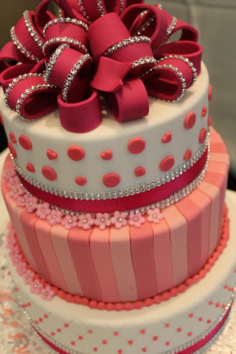 5 Photos of Bows On Top Girls Birthday Cakes