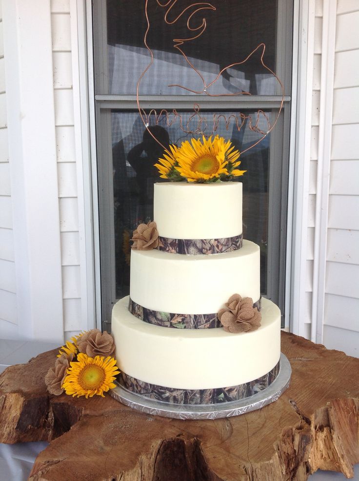 Camo Wedding Cake with Ribbon