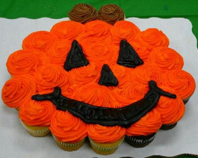 10 Photos of Pumpkin Cupcakes For Halloween Made Out Of Cakes