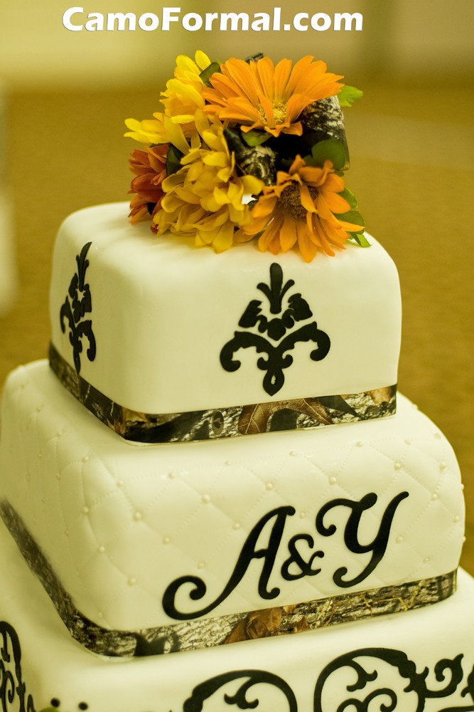 Mossy Oak Camo Wedding Cake