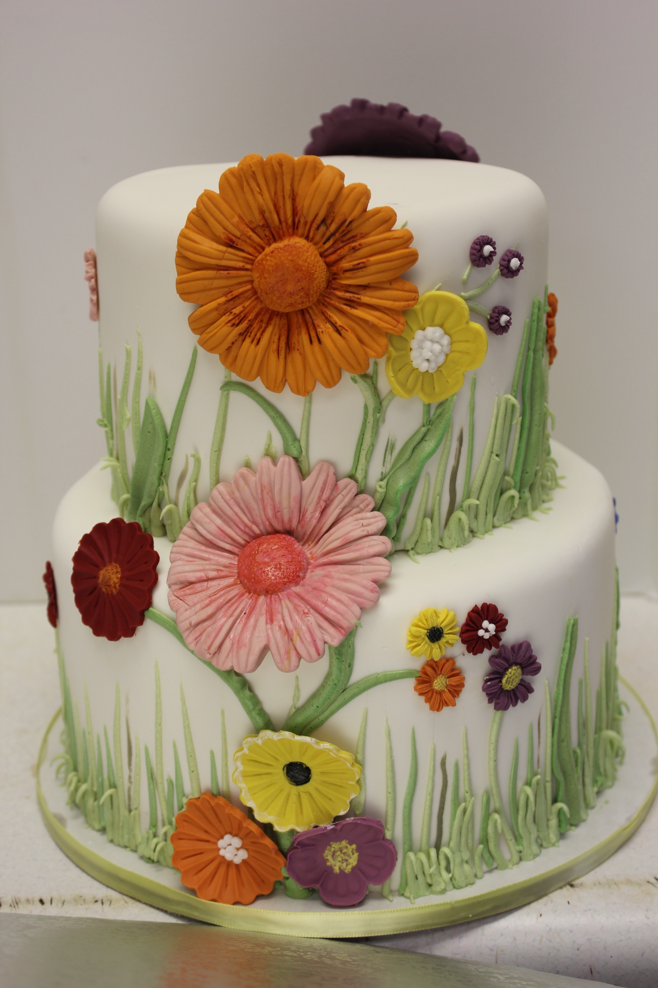 Bridal Shower Cakes with Daisies