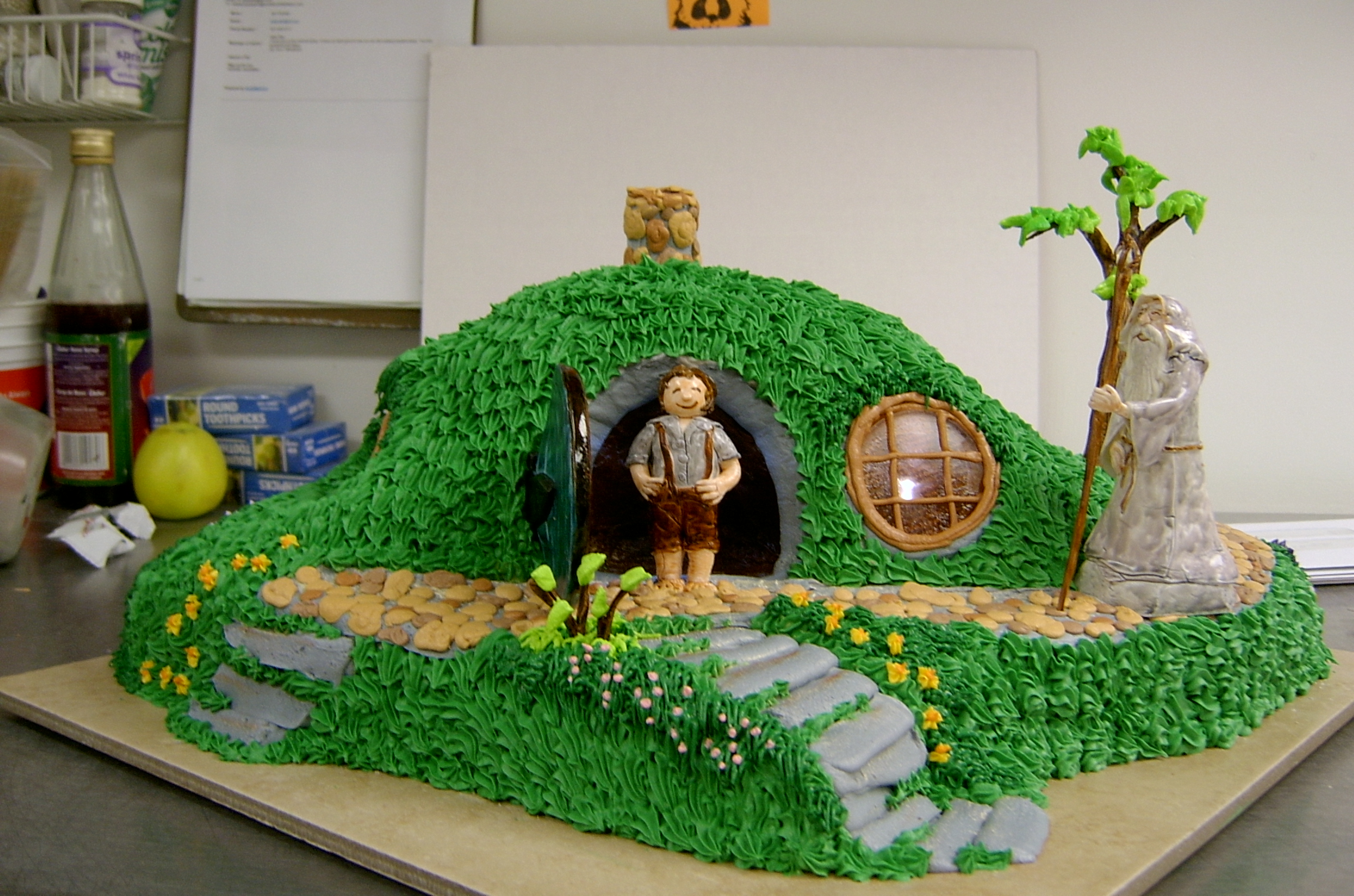 Hobbit Hole Cake