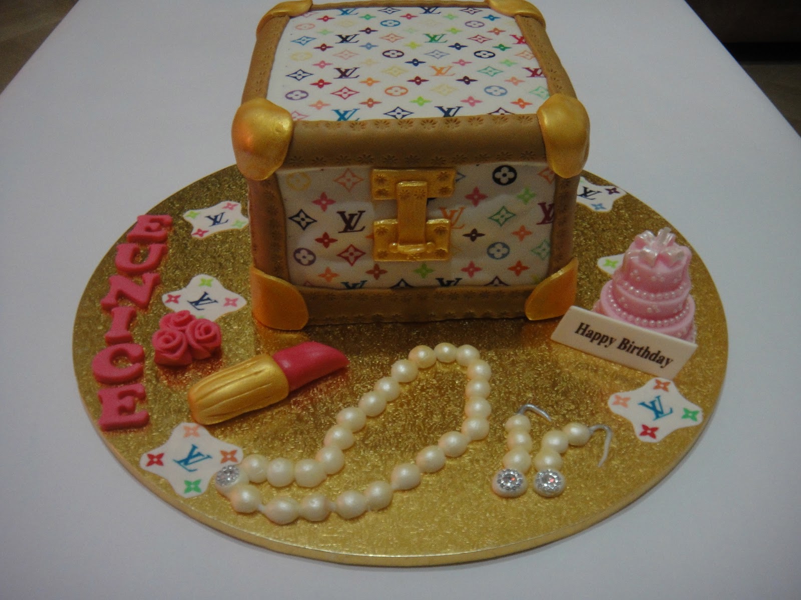 Louis Vuitton Purse Cake