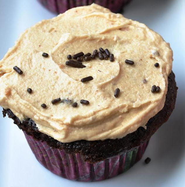 Peanut Butter Frosting Cupcakes