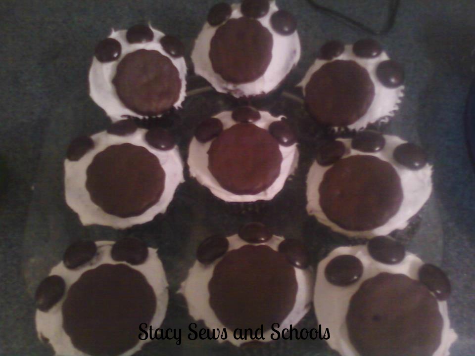 Polar Bear Paw Cupcakes