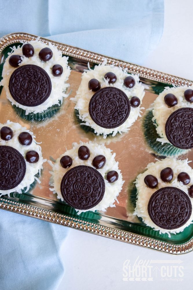 Polar Bear Paw Cupcakes