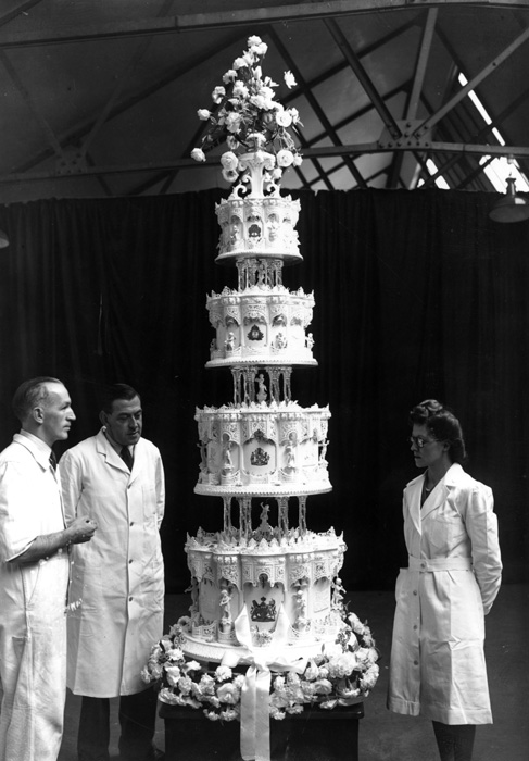 Queen Elizabeth's Wedding Cake