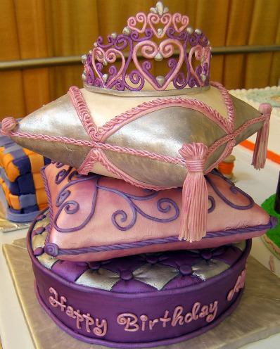 10 Photos of 16 Funny Birthday Cakes