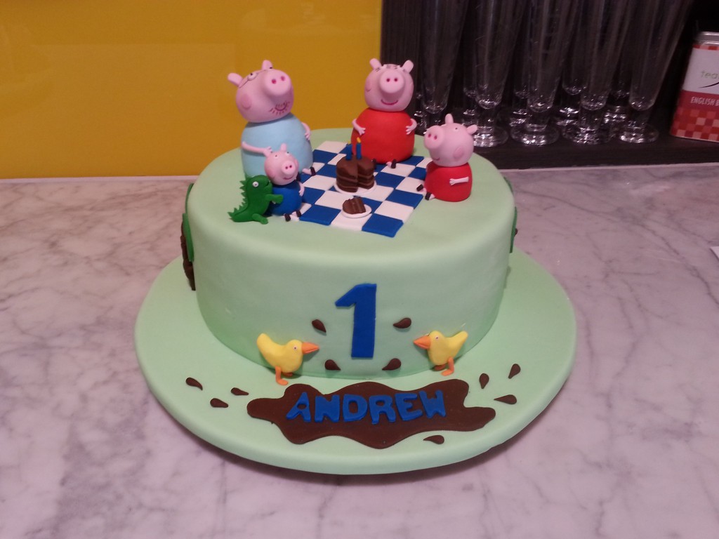 Peppa Pig Birthday Cake