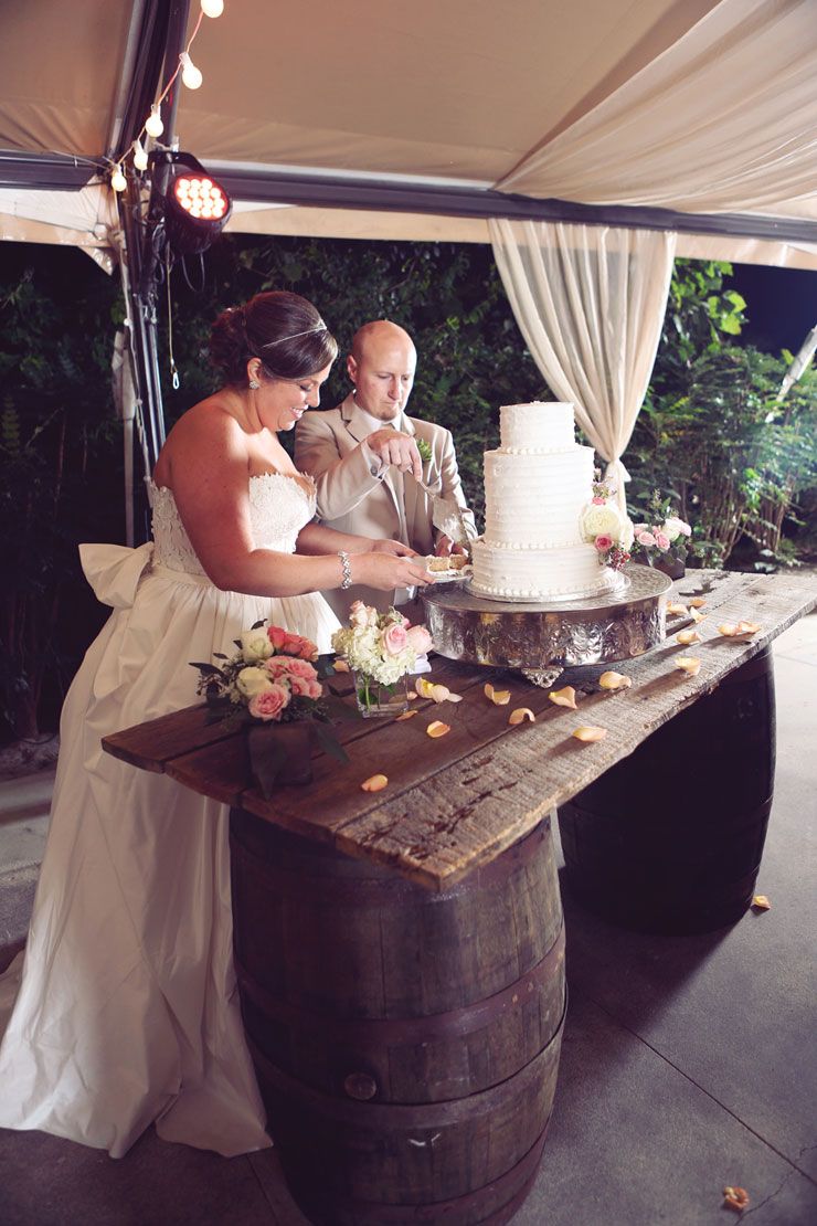 Rustic Wedding Cake Table Ideas