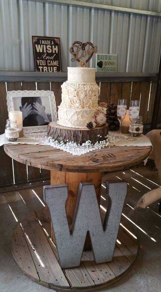 Rustic Wedding Cake Table