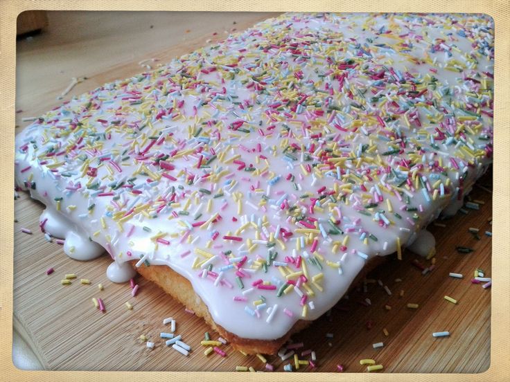 Sponge Cake with Icing