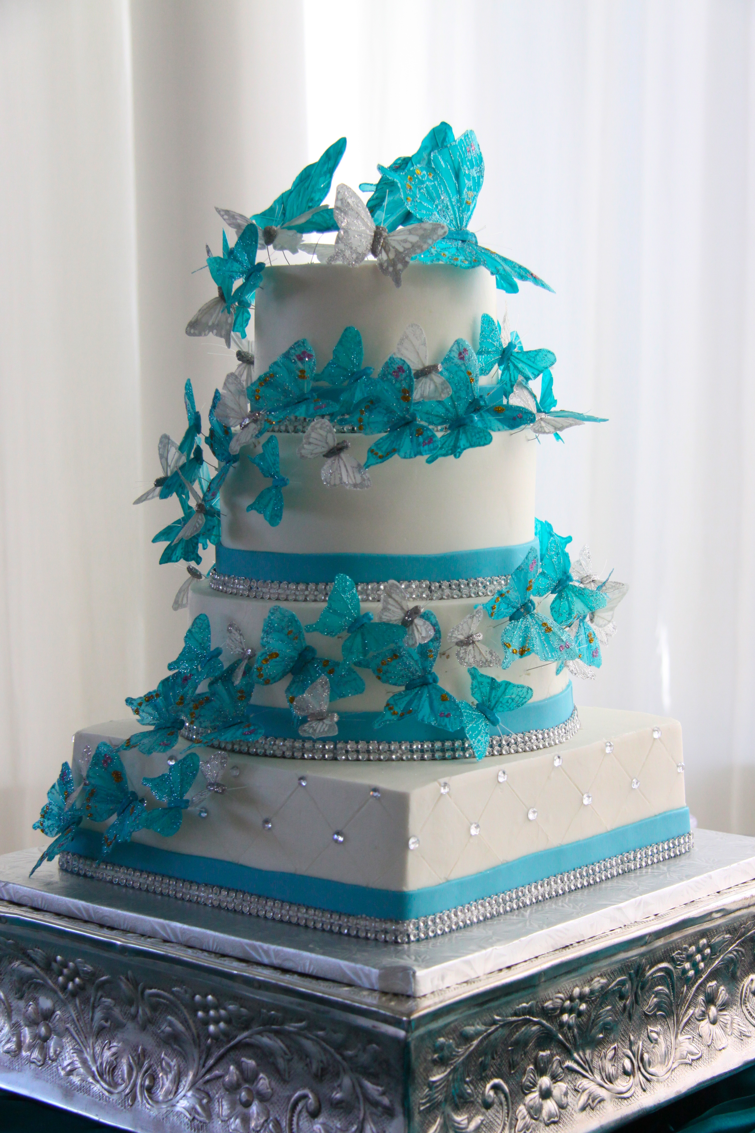 Wedding Wonderland Cake