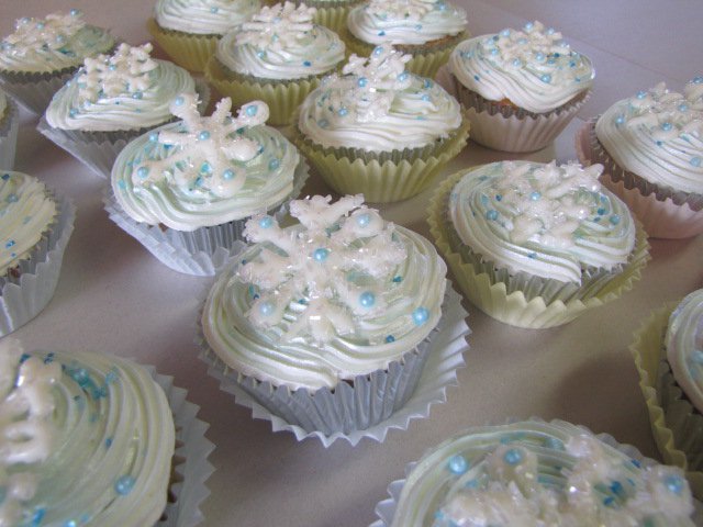 Winter Bridal Shower Cupcakes