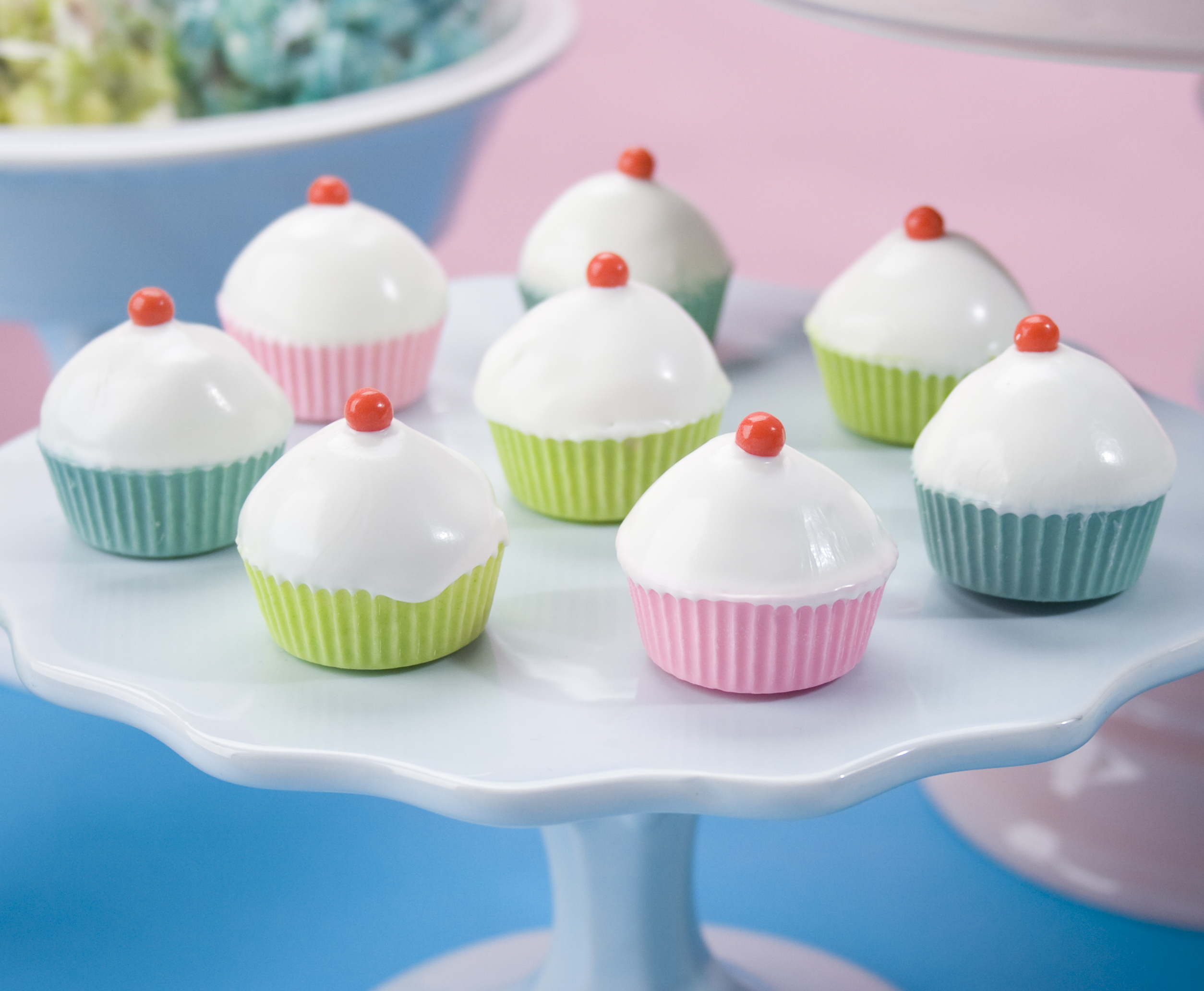 Cupcake Shaped Cake Balls