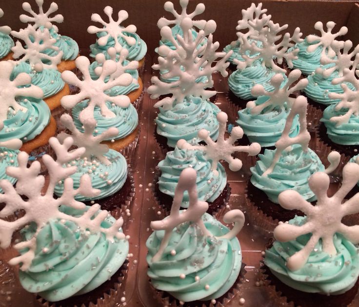 Disney's Frozen Themed Cupcakes