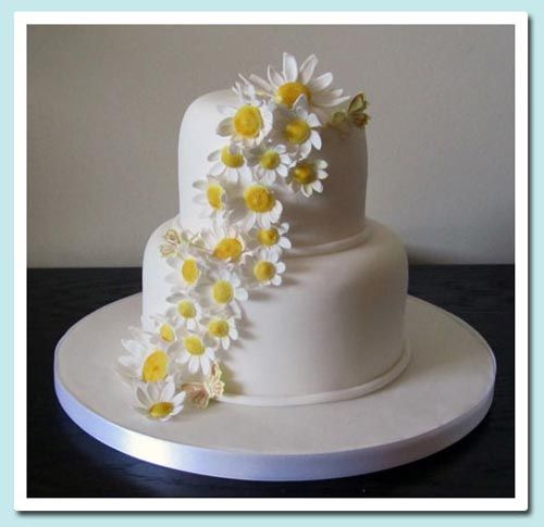 Fondant Daisies for Wedding Cakes