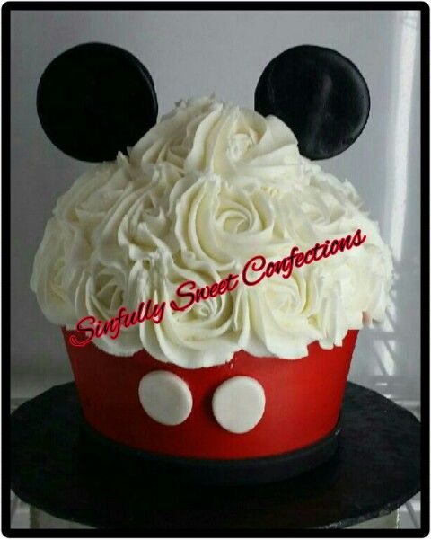 Mickey Mouse Cupcake Smash Cake